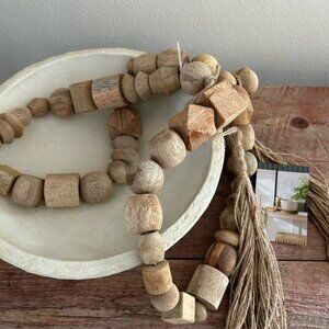 THRESHOLD Wood garland NWT